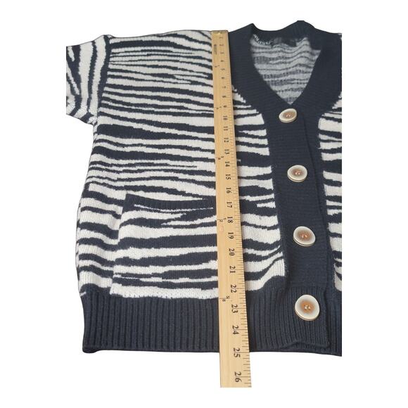 Janice Apparel Zebra Striped Button Down Cardigan Sweater  Animal Print One Size - Picture 7 of 9